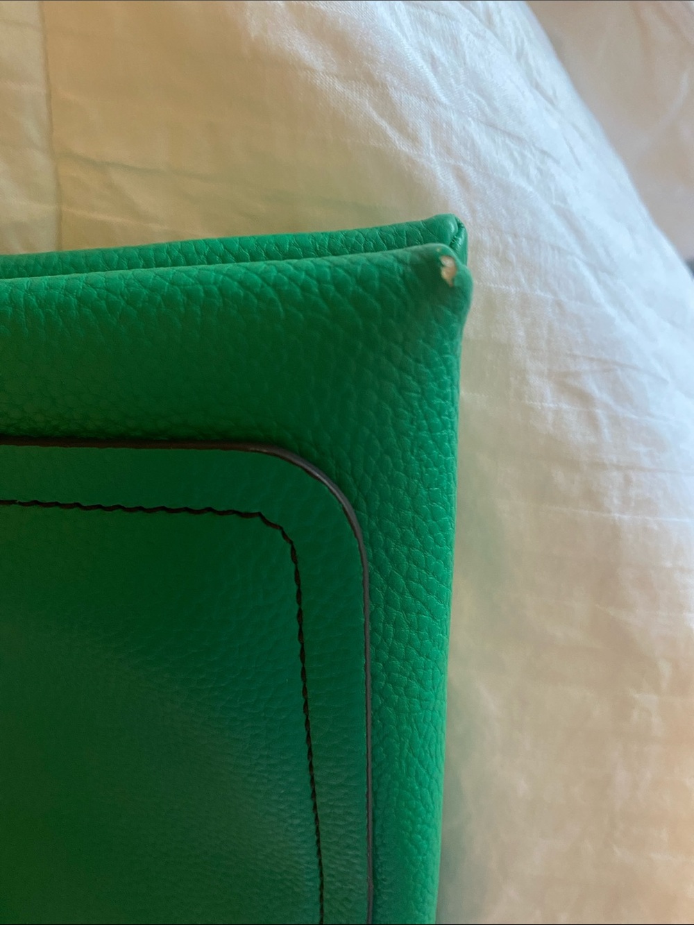 Liz Claiborne Emerald Green Crossbody with Gold Ring Detail - Picture 8 of 9